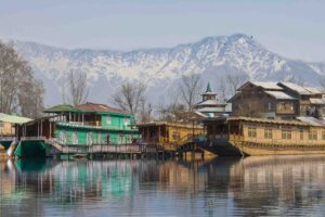 kashmir-tour-package-4-scaled (1)